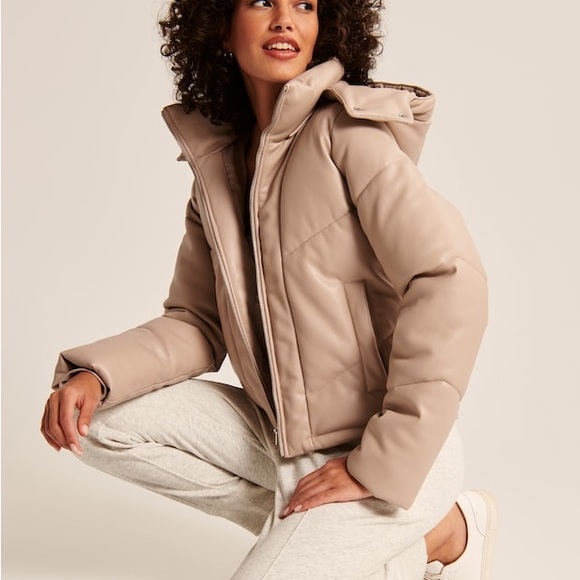 NWT Abercrombie & Fitch Vegan Leather Crop Puffer Jacket Beige M - Picture 10 of 12